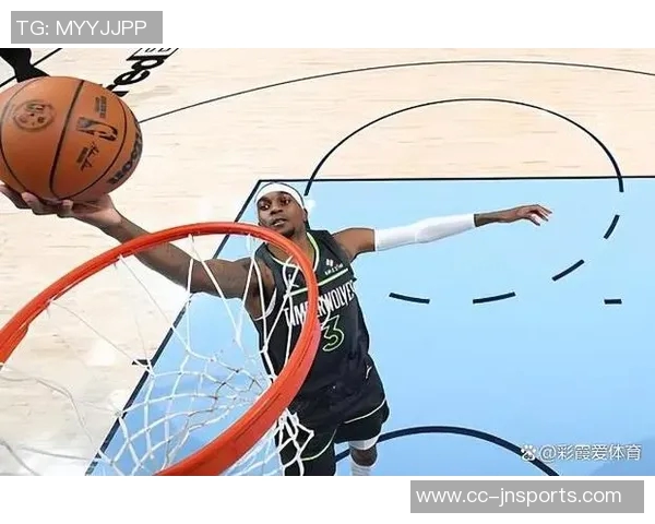 夏季训练不放松麦克丹尼尔斯运球节奏感十足轻松命中撤步三分球